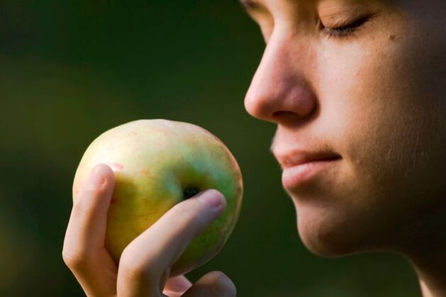 Smell the apple, banana or ment